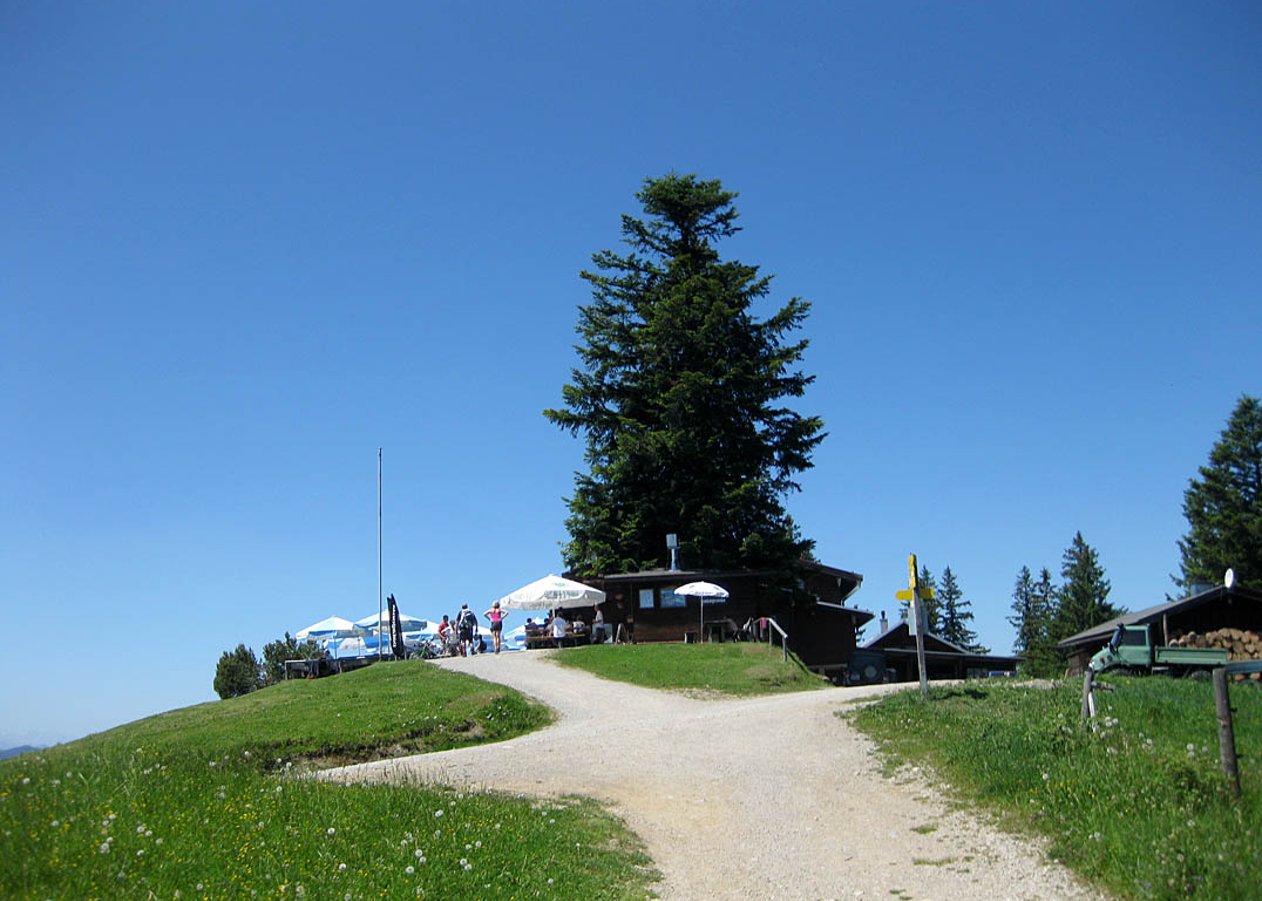 Kurze Mountainbike-Tour vom Ortsteil Gasse der Gemeinde Gmund am Tegernsee auf die Neureuth