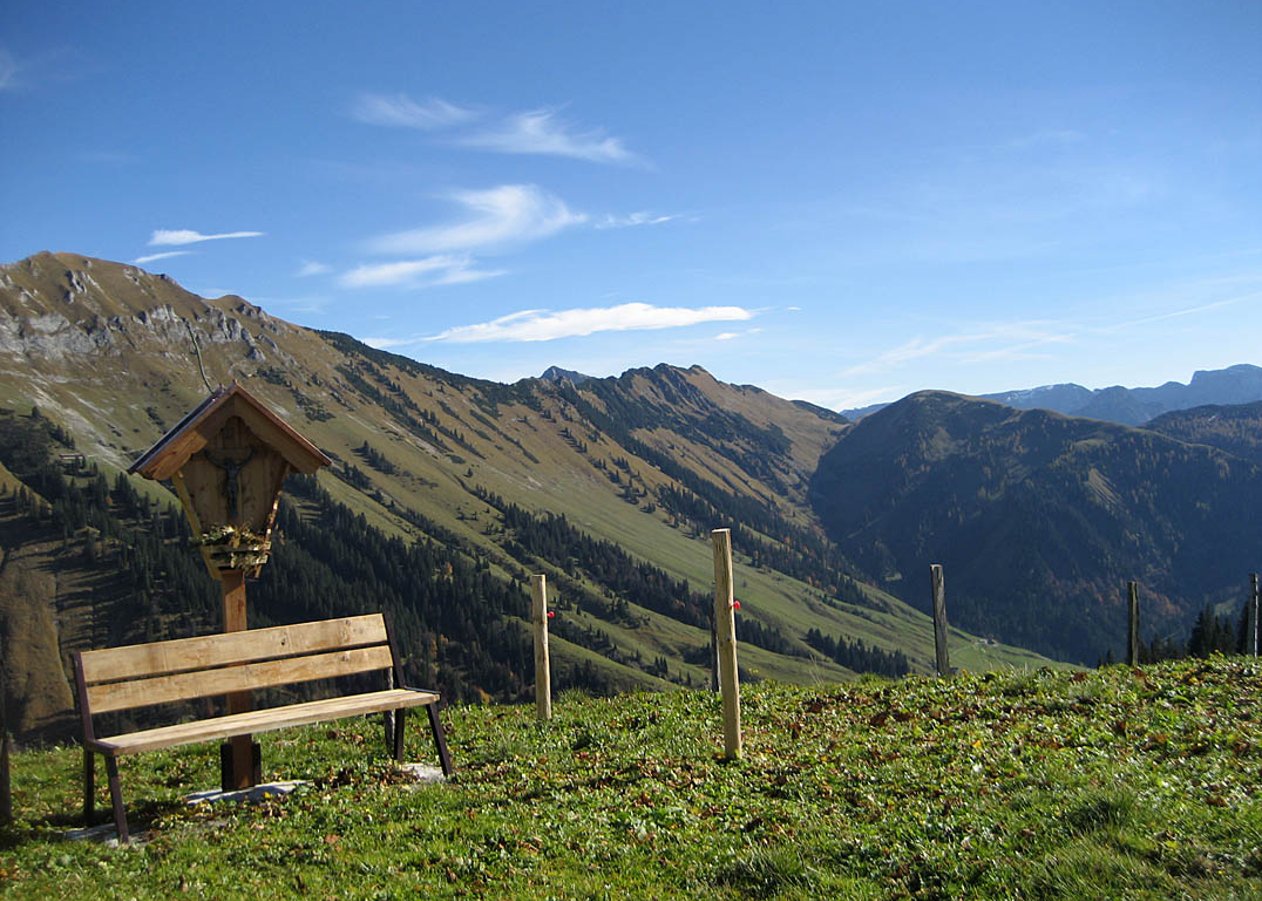 Sonnenverwöhnte Mountainbike-Runde über die Lochalm zur Tiefenbachalm und durch das Bächental
