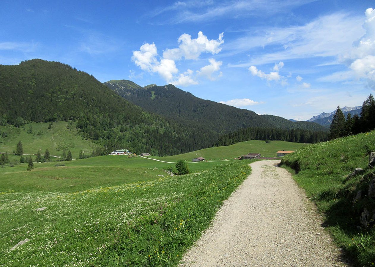 Familientaugliche Mountainbike-Tour für Einsteiger vom Spitzingsee zum bewirteten Blecksteinhaus und zurück
