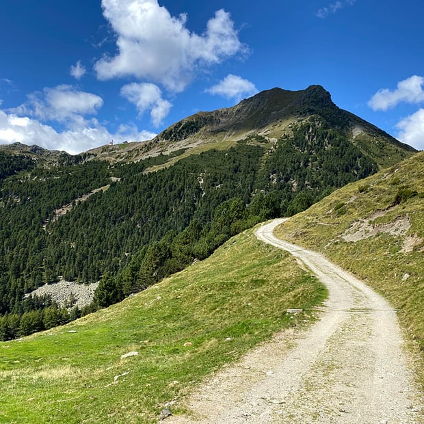 Kurze aber gegen Ende knackige Mountainbike Tour vom Parkplatz Kühhof über die Klausner Hütte zum Schutzhaus Latzfonser Kreuz