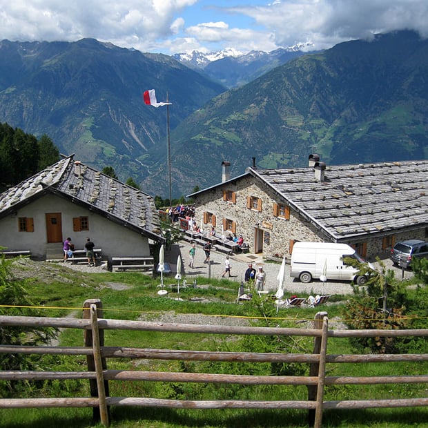 Mountainbike Transalp-Etappe von Naturns hinauf zur Naturnser Alm zwischen Hochwart und Vigiljoch
