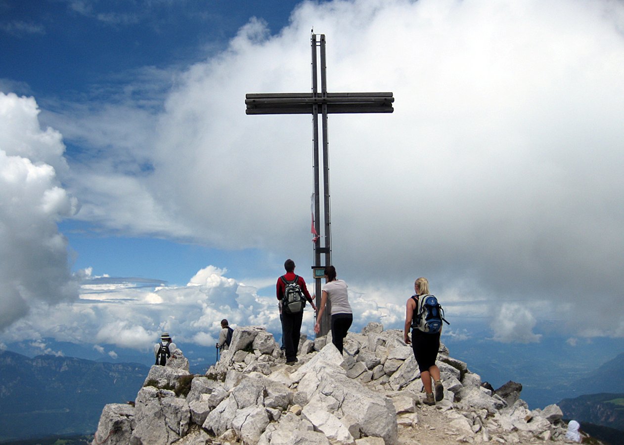 Aussichtsreiche Bike&Hike Tour von Radein über die beliebte und idyllisch gelegene Gurndin-Alm hinauf zum Weisshorn