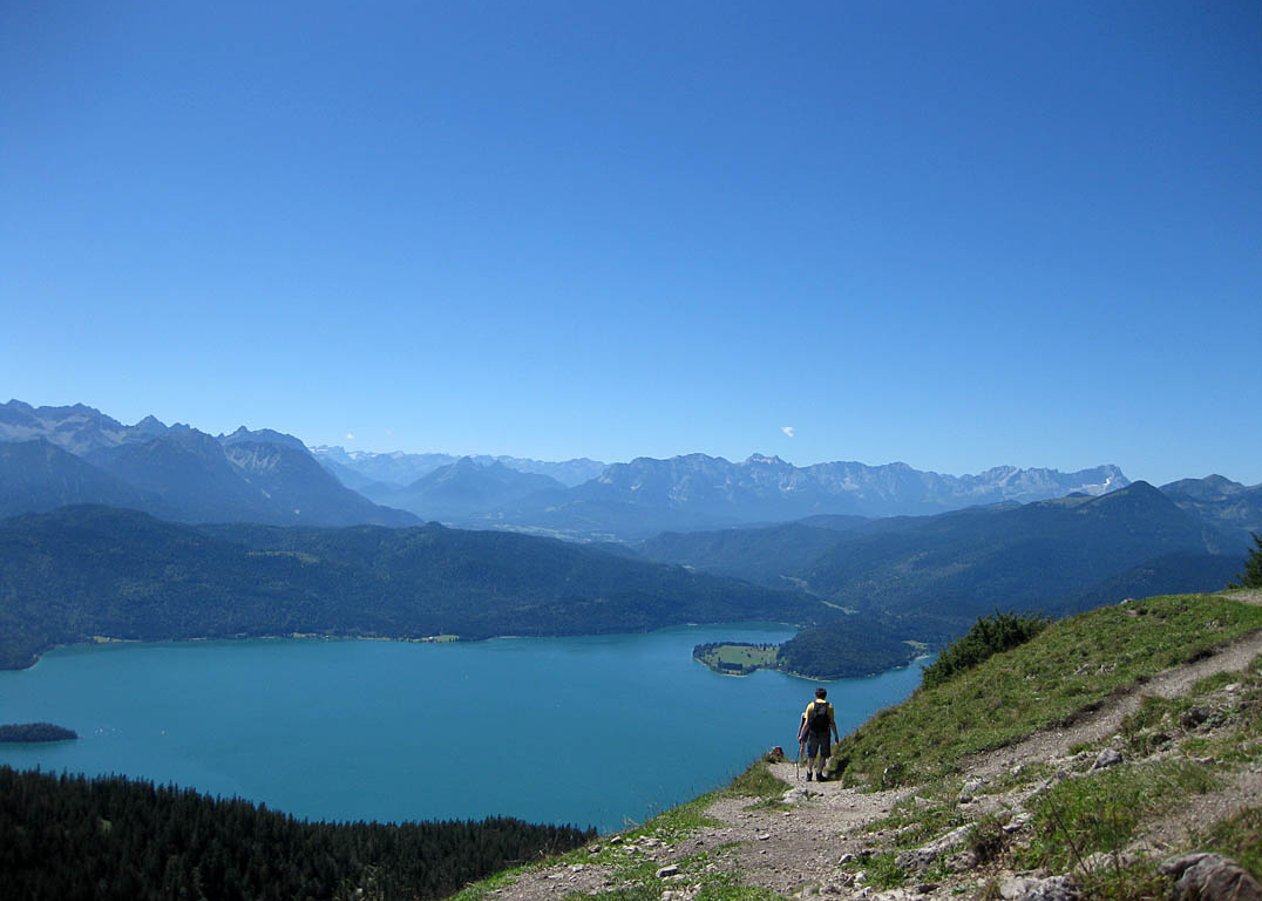 Genussvolle Bike&Hike Tour von der Jachenau über die Jocher Alm auf den Gipfel des Jochbergs
