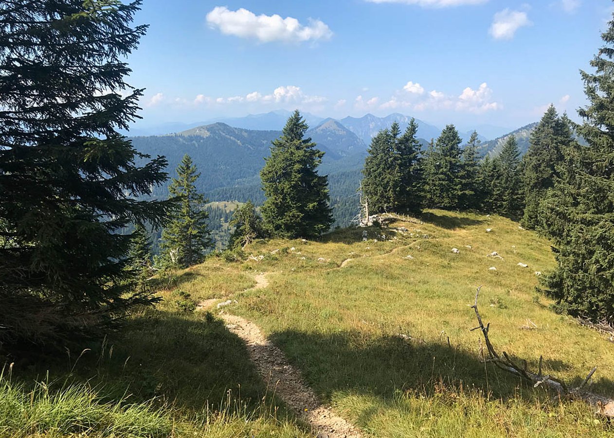 Ausgedehnte Bike & Hike Tour von Jachenau entlang der großen Laine hinauf zur Glaswandscharte und weiter zum Gipfel der Benediktenwand