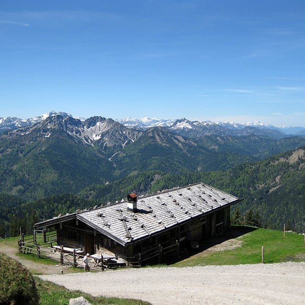 Kurze aber knackige Mountainbike-Tour vom Spitzingsee über die Wildfeld-Alm hinauf zum aussichtsreich gelegenen Rotwandhaus unterhalb der gleichnamigen Rotwand