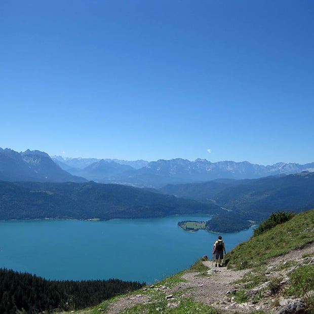 Genussvolle Bike&Hike Tour von der Jachenau über die Jocher Alm auf den Gipfel des Jochbergs
