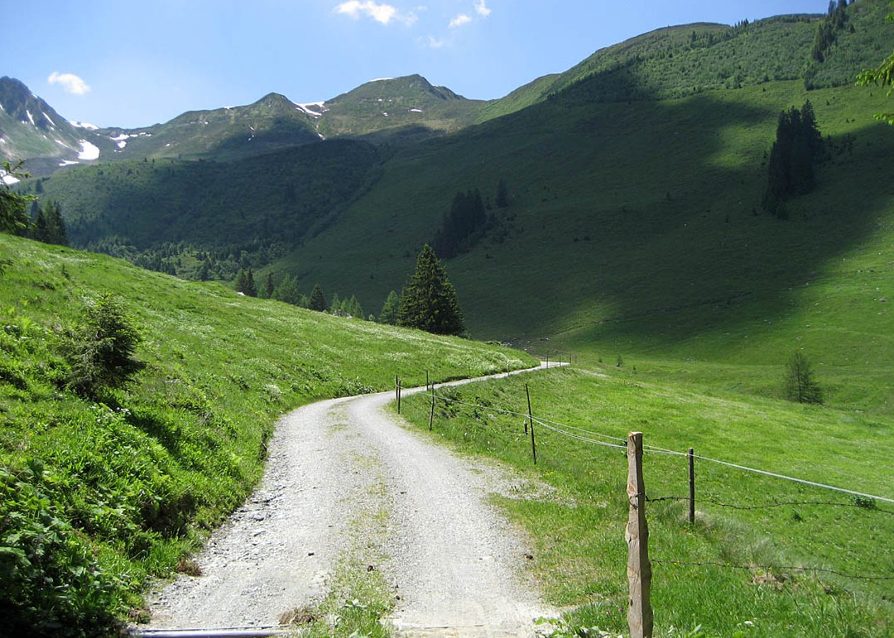 Von Rotholz/Buch über die Kaunzalm zur Bergstation der Spieljochbahn zwischen Onkeljoch und Spieljoch