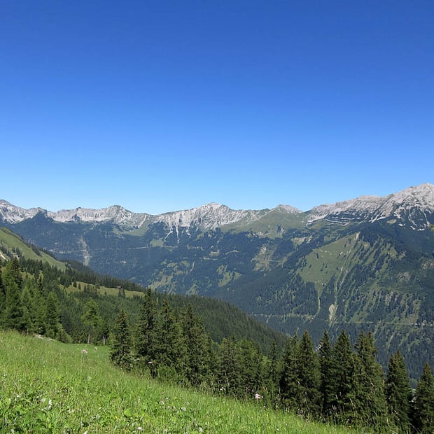 Gemütliche und aussichtsreiche Mountainbike-Tour in der Tiroler Zugspitzarena von Lermoos zur Wolfratshauser Hütte am Grubigstein