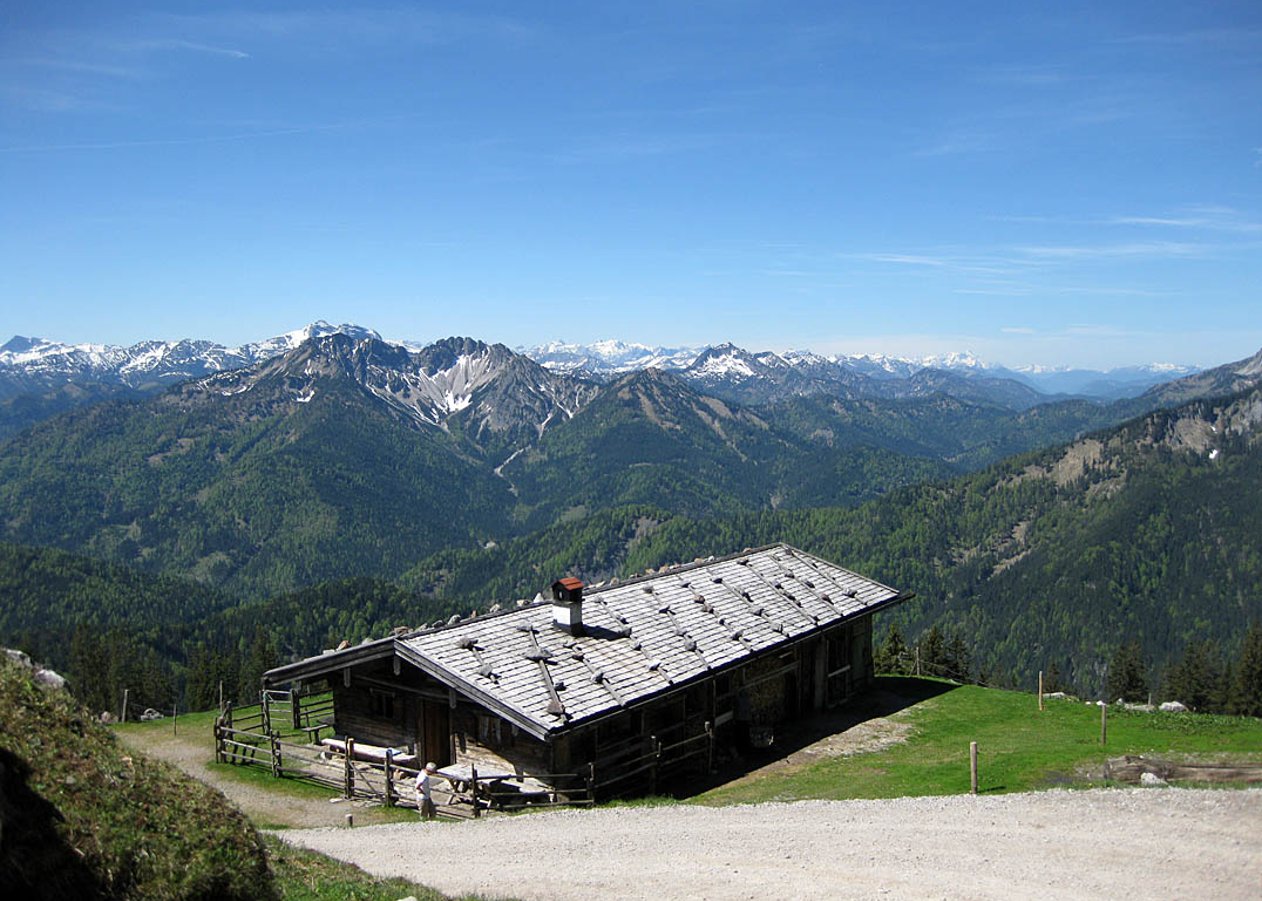 Kurze aber knackige Mountainbike-Tour vom Spitzingsee über die Wildfeld-Alm hinauf zum aussichtsreich gelegenen Rotwandhaus unterhalb der gleichnamigen Rotwand