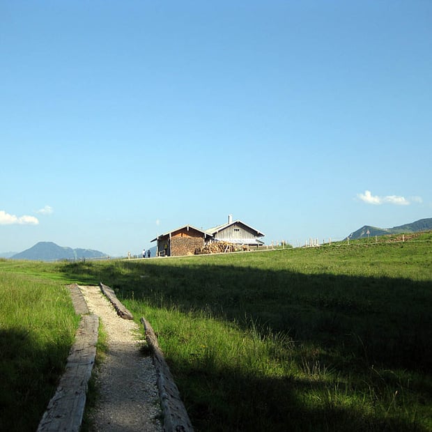 Von Gaißach Grundern über das Steinbachtal hinauf zur Aueralm unterhalb des Fockensteins
