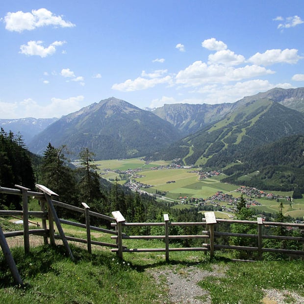 Kurze Feierabend-Tour von Achenkirch am Achensee hinauf zur Zöhreralm unterhalb des Hinterunnütz