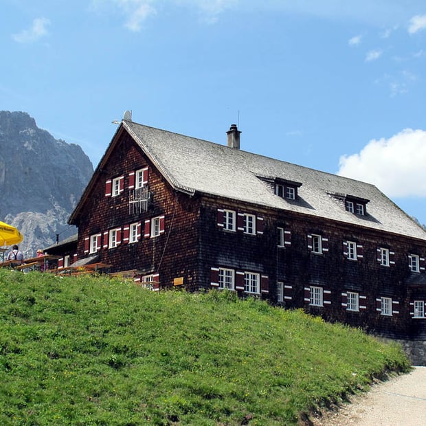 Von der Johannesbrücke nahe Hinterriß durch das gleichnamige Johannestal und über die Ladiz-Alpe zur Falkenhütte unterhalb der Lalidererwände