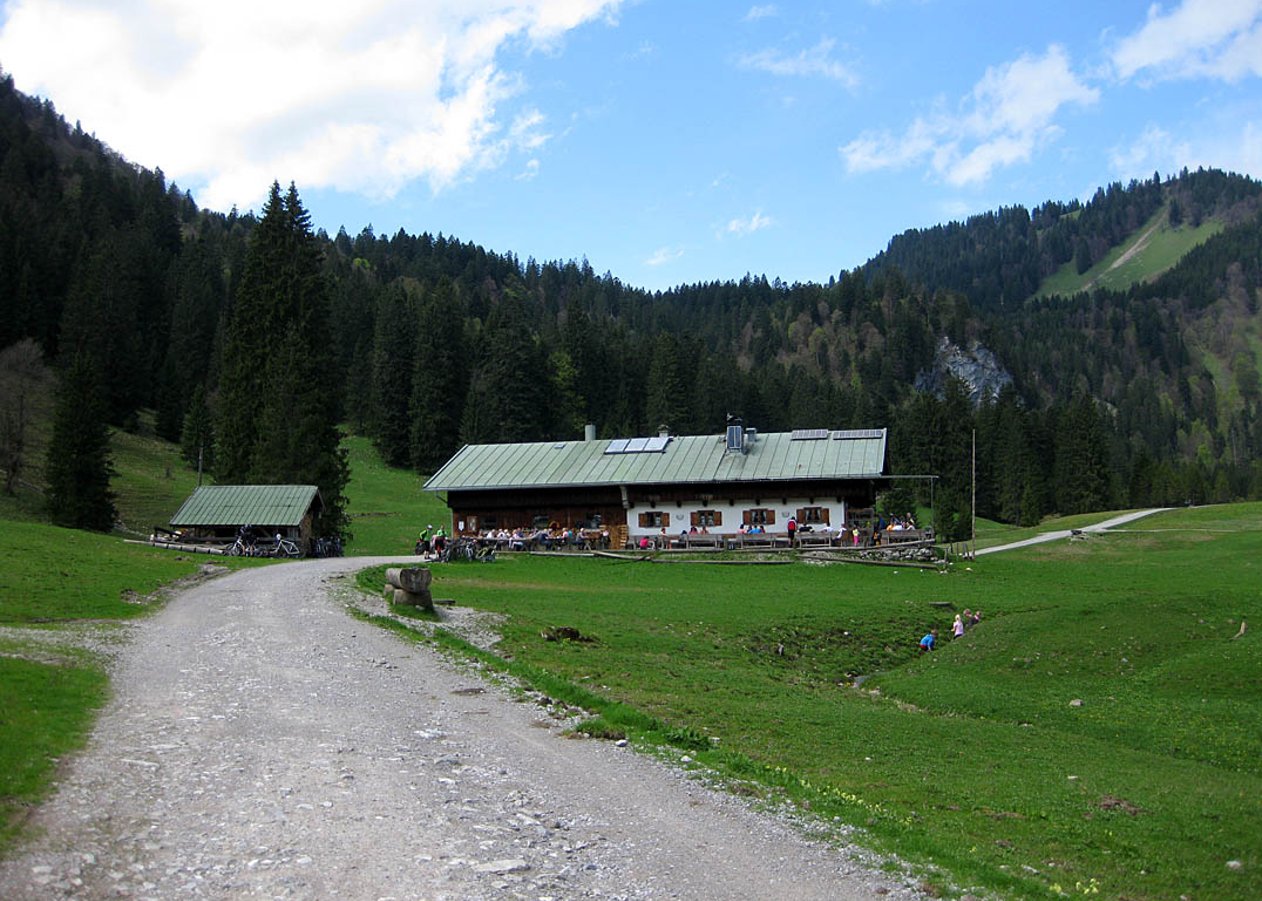 Gemütliche Mountainbike-Tour für MTB Einsteiger von Kreuth zur idyllisch gelegenen Schwarzentenn-Alm