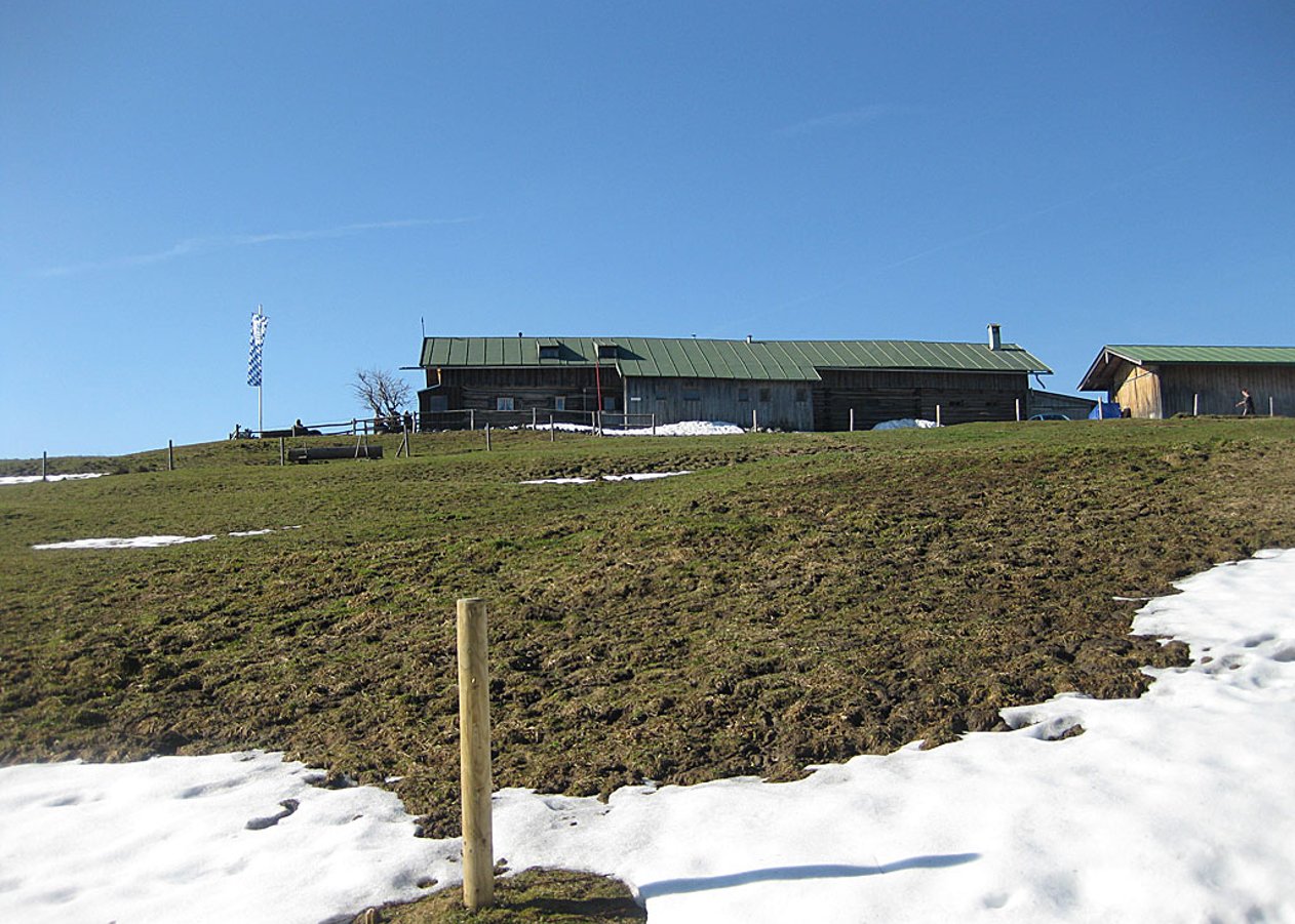 Von Bad Wiessee über die Söllbachklause zur Aueralm, dem beliebten Ausflugsziel unterhalb des Fockenstein