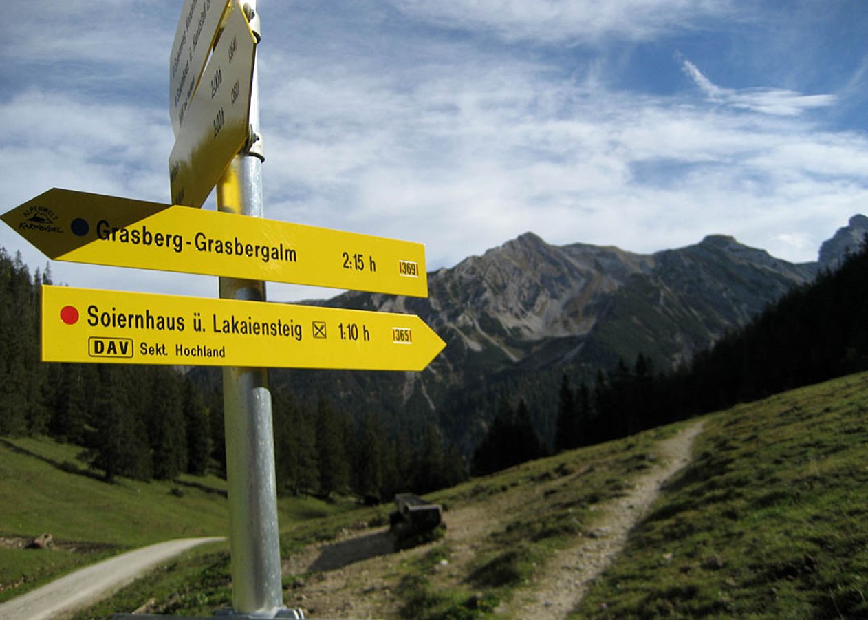 Über den Soiernweg hinauf zur Fischbachalm und durch das markante Isartal zurück nach Vorderriß