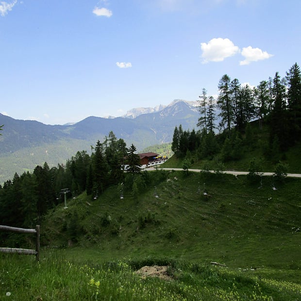Relativ leichte MTB-Tour vom Achensee durch das Skigebiet Christlum und vorbei an Christlum Alm sowie Riederberg Stüberl zur Gföllalm