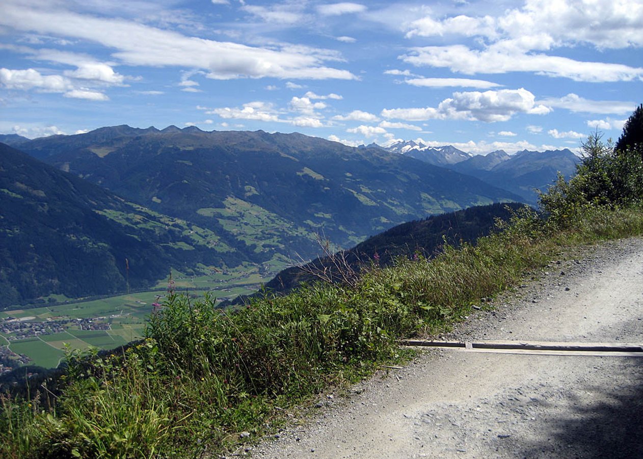 Von Fügen im Zillertal über Baumannswies zu Geolsalm und Gartalm unterhalb des Kellerjochs