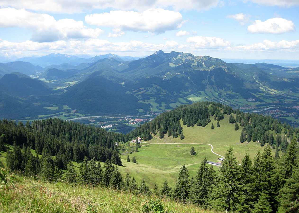 Genüssliche Bike & Hike Tour von Lenggries über den Hirschtalsattel zum aussichtsreichen Seekarkreuz oberhalb der Lenggrieser Hütte