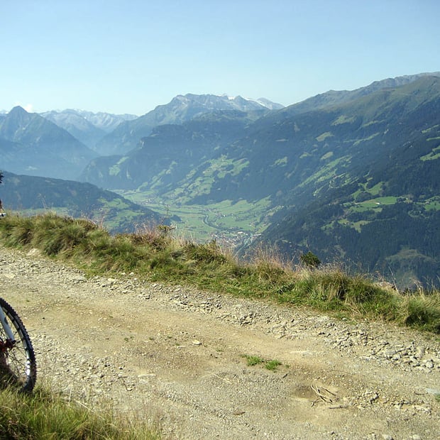 Von Stummerberg über Koglanger- und Kapaunsalmen zur Kreuzwiesenalm am Kreuzjoch