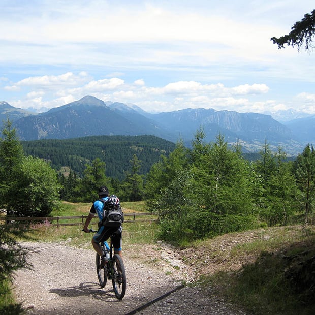 Gemütliche Rundtour von Gfrill vorbei an Weißensee und Schwarzensee zur Trudner Hornalm im Naturpark Trudner Horn