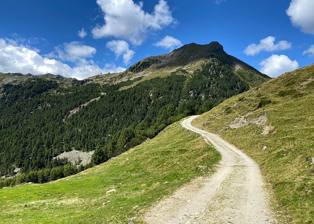 Kurze aber gegen Ende knackige Mountainbike Tour vom Parkplatz Kühhof über die Klausner Hütte zum Schutzhaus Latzfonser Kreuz