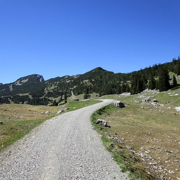 Beschwerliche Mountainbike-Tour von Eschenlohe im Loisachtal zur Rechtler Hütte bzw. Kuhalm am Fuße der Hohen Kisten