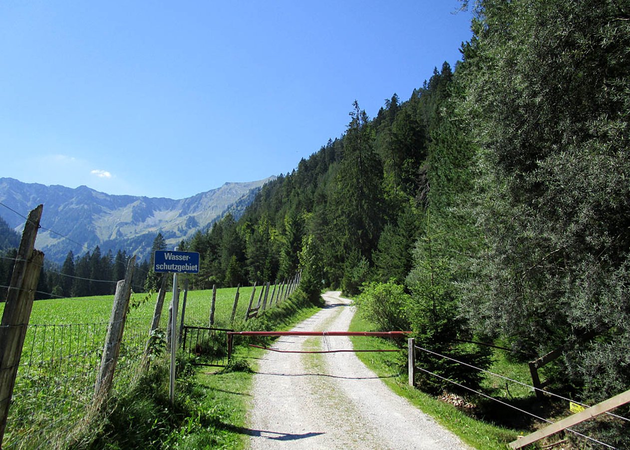 Überschaubare Mountainbike-Tour von den Christlum Hochalmliften am Achensee hinein in das Oberautal und vorbei an der Schrombachalm zur Kaserstattalm