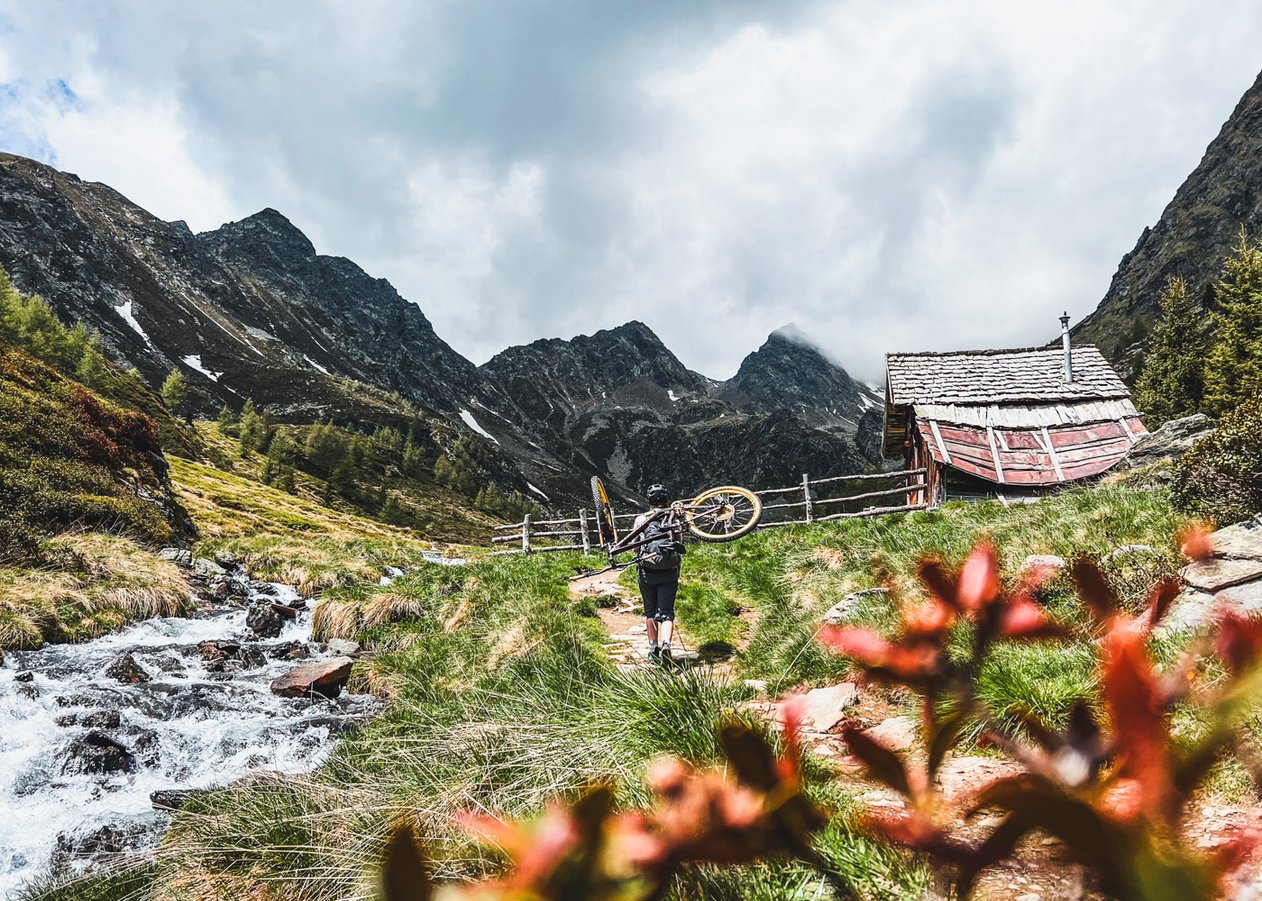 Bike & Hike Tour aus dem Pusterer Winnebachtal bei Terenten hinauf zur Tiefrastenhütte