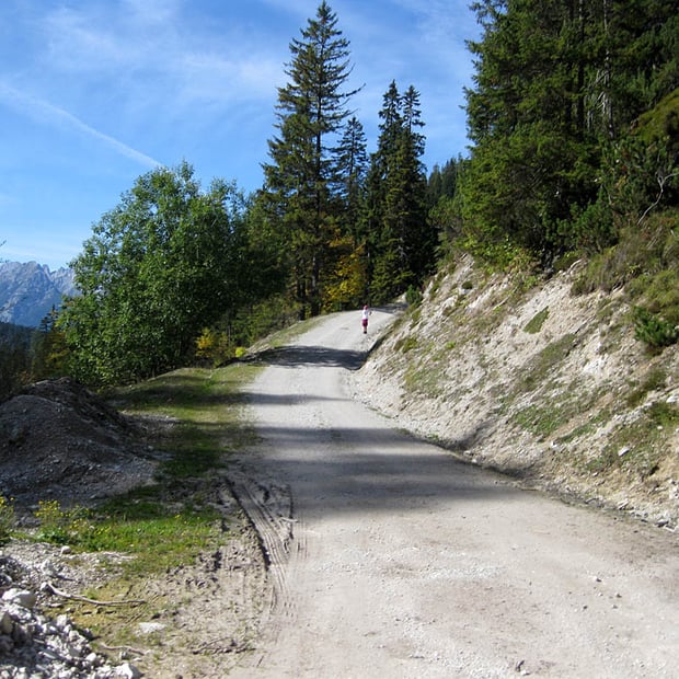 Durch das Gießenbachtal bei Scharnitz zur Oberbrunnalm unterhalb von Kreidenkopf und Zäunlkopf