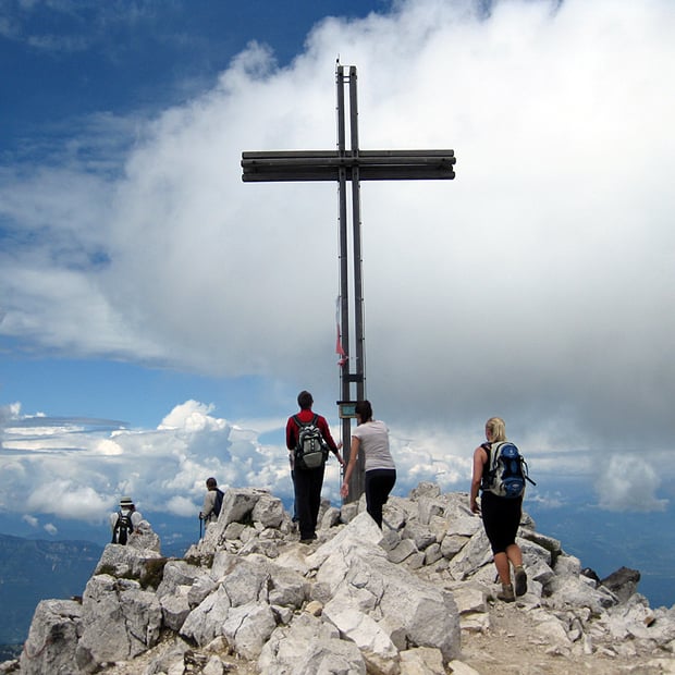 Aussichtsreiche Bike&Hike Tour von Radein über die beliebte und idyllisch gelegene Gurndin-Alm hinauf zum Weisshorn