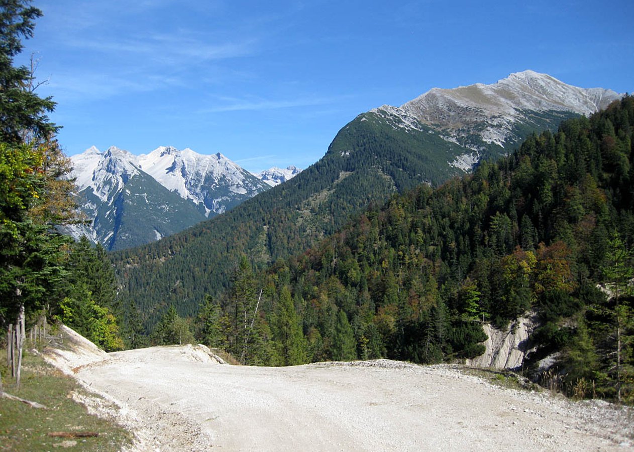 Ausgedehnte Rundtour von Scharnitz zur Oberbrunnalm mit Abfahrt durch die Gießenbachklamm