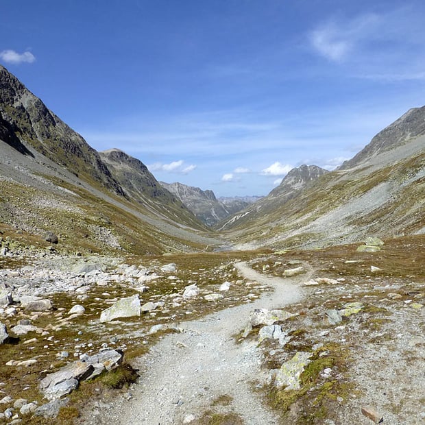 Singletrail Traumtour von Bever rund um den Piz Nair durch Val Suvretta und Val Bever
