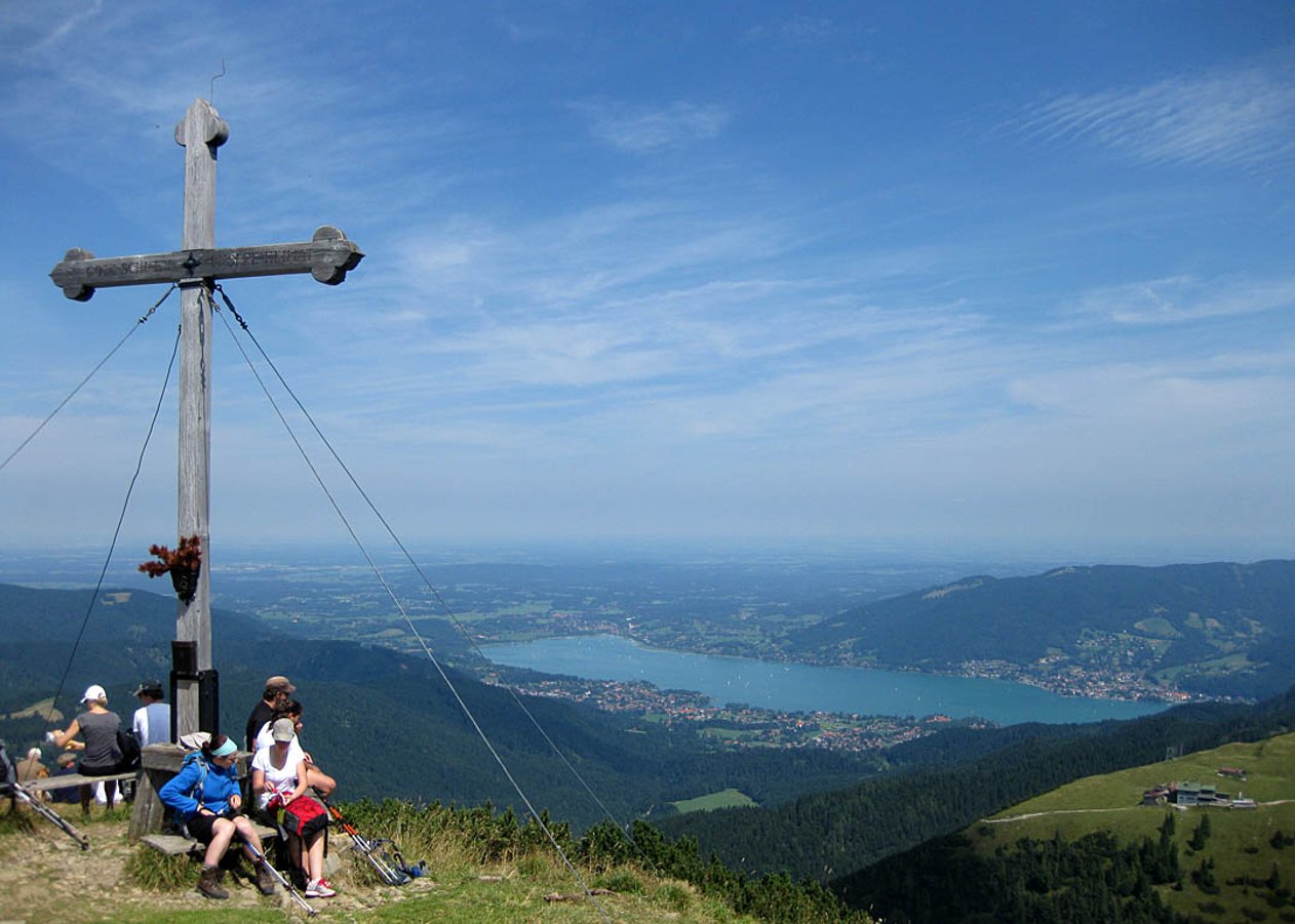 Kurzweilige Bike&Hike Tour von Scharling auf den Hirschberg mit bestem Blick über das Tegernseer Tal