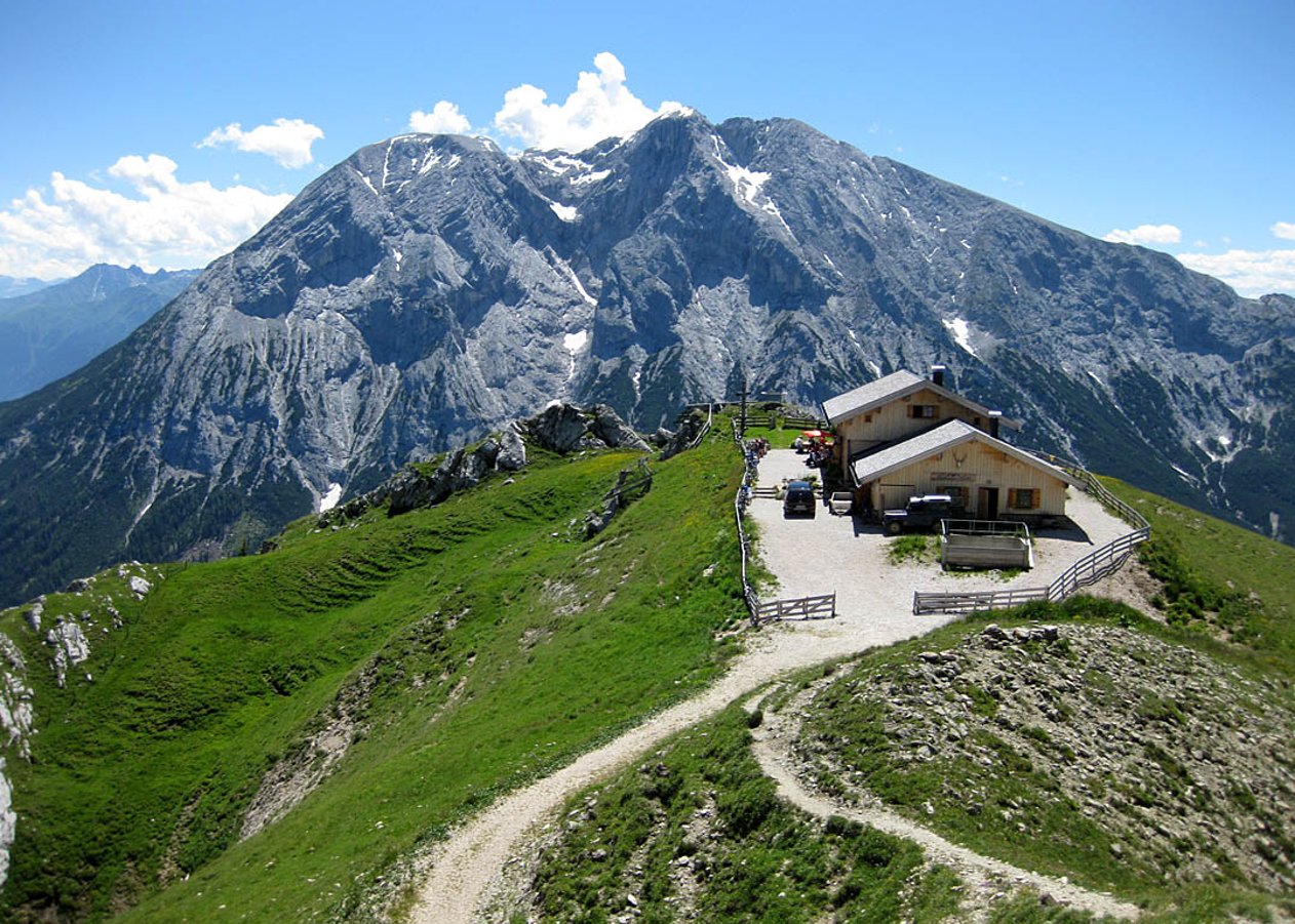 Landschaftlich atemberaubende Mountainbike-Tour von Leutasch durch das Gaistal und vorbei an der Gaistalalm hinauf zur Rotmoosalm im Wettersteingebirge