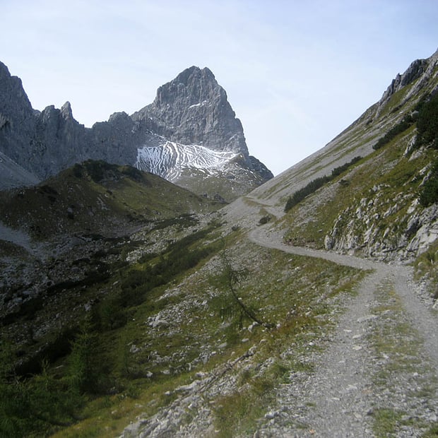 Gewalttour entlang der imposanten Kulisse des Stallentals zur Stallenalm und hinauf zur Lamsenjochhütte