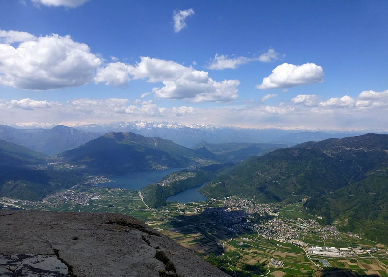 Langgezogene und konditionell anspruchsvolle Rundtour von Levico Terme über die Kaiserjägerstraße zum Pizzo di Levico